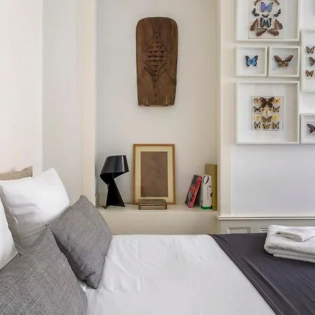 Curiosite - Furnished - Downtown Lyon
