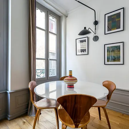 Curiosite - Furnished - Downtown Daire