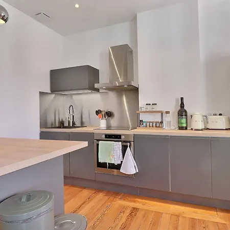 Escape And Charm In La Croix-rousse Stunning One-bedroom For An דירה *
