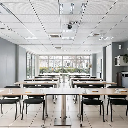 Apart-hotel Q7 7 4*