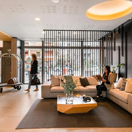 Apart-hotel Q7 7 4*
