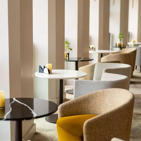 Radisson Blu Hotel, Hotel