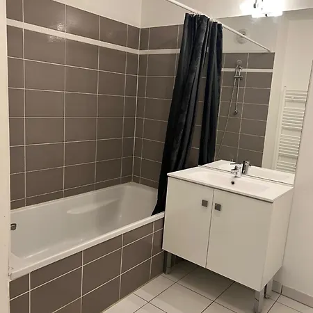 Joli T4 Recent Grand Balcon 8 Proche Du Metro