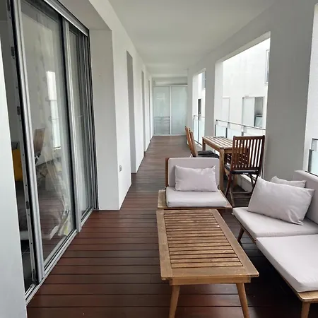 Joli T4 Recent Grand Balcon 8 Proche Du Metro