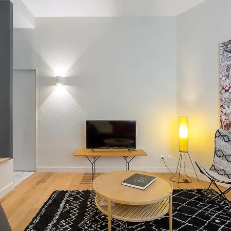 Arbre Sec - Furnished - Downtown