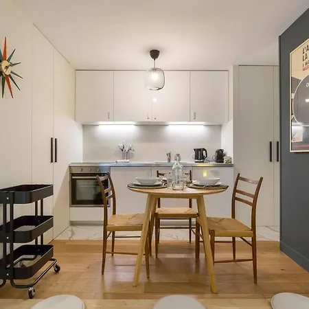 Arbre Sec - Furnished - Downtown Daire