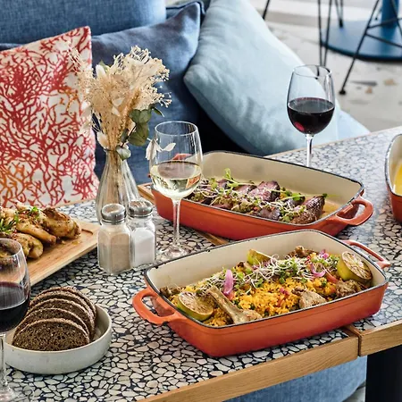 Chromatics & Restaurant Hill Club By Happyculture Hotel 3*