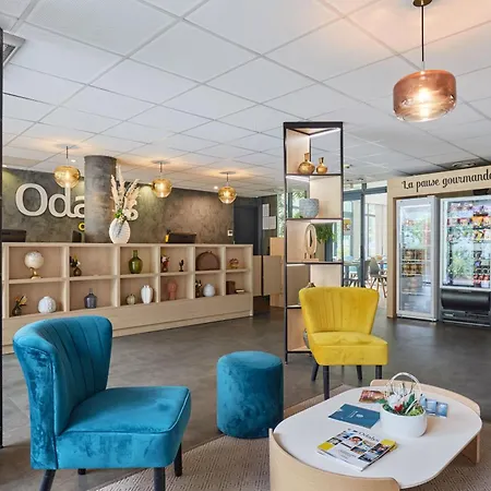 里昂市奥德利生物园公寓式酒店 4* 里昂