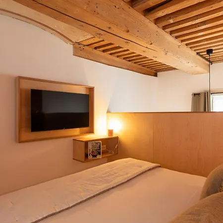 Smartstay Traboule - Place Bellecour Апартаменты *