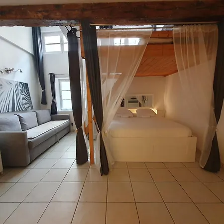La Loge Du Vieux Couette-café