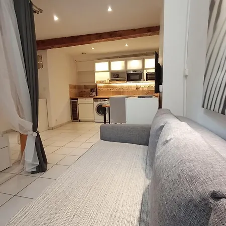 Bed & Breakfast La Loge Du Vieux 2*
