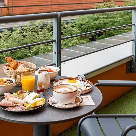 Crowne Plaza - Cite Internationale 4*