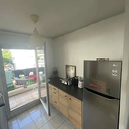 Lägenhet Superbe A Lyon8 Avec 2 Balcons