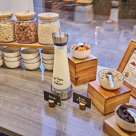 里昂市奥德利生物园公寓式酒店