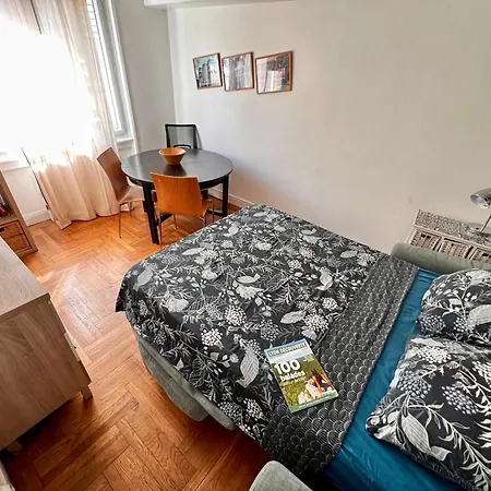Chambre Double Et Salon Canape Lit 2 A 4 Personnes Alloggio in famiglia