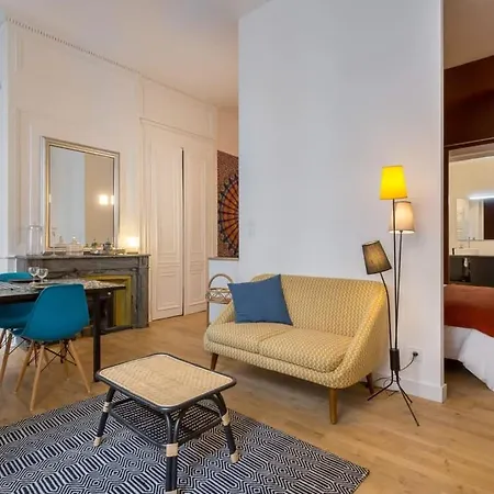 Апартаменты Patchwork - Furnished - Downtown *