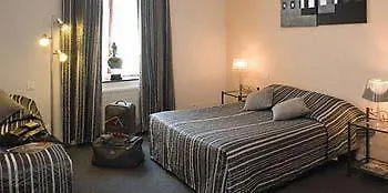 Otel Logis Tante Yvonne & Son Restaurant Semi-gastronomique - Lyon Nord 3*
