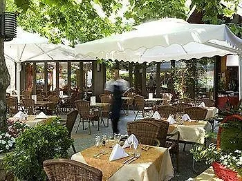 Logis Tante Yvonne & Son Restaurant Semi-gastronomique - Lyon Nord Quincieux