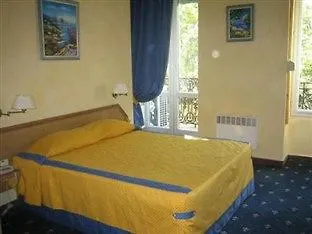 Foch Hotel 3*