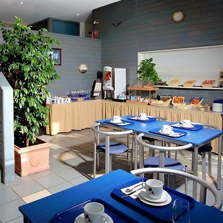 城市公寓里昂迪尔维莱特酒店 3* 里昂