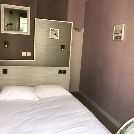 De Paris Hotel 3*