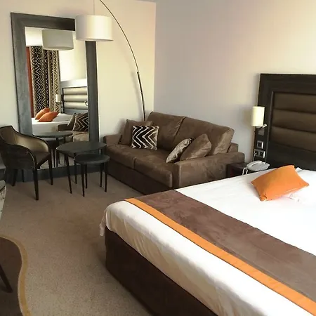 Otel Mercure Centre - Gare Part Dieu 4*