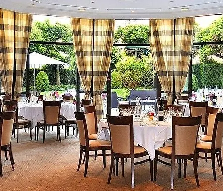 Apart-hotel Warwick Reine Astrid - 4*