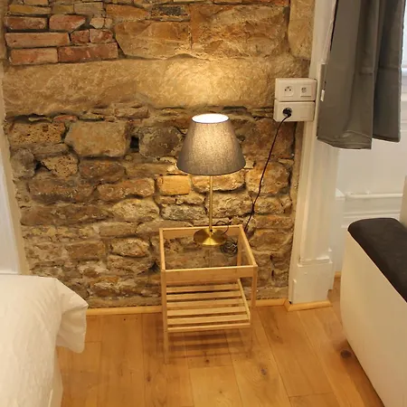 Loge De L'opera Bed & Breakfast 2*