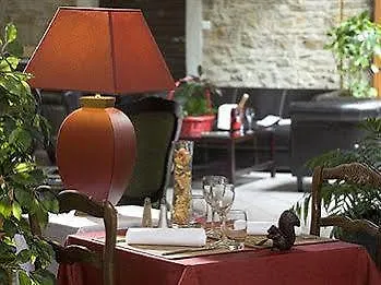 Logis Tante Yvonne & Son Restaurant Semi-gastronomique - Lyon Nord Quincieux