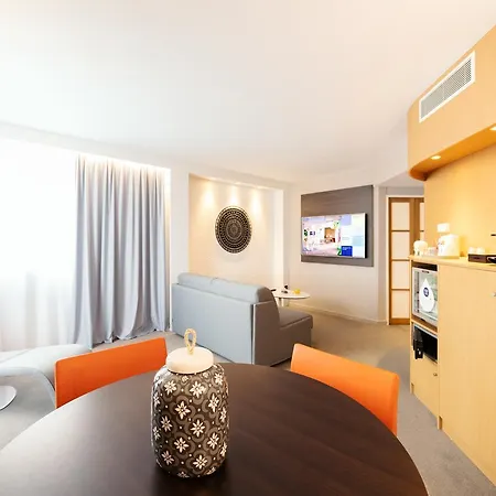Novotel Gerland Musee Des Confluences Hotell Lyon