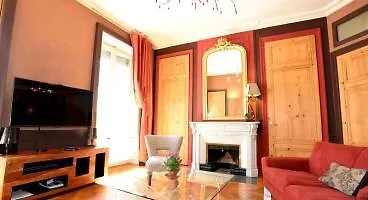 Ambiance - Auguste Apartamento *