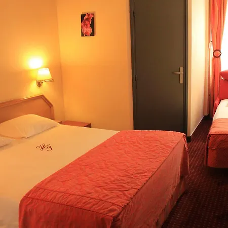 Foch Hotel 3*