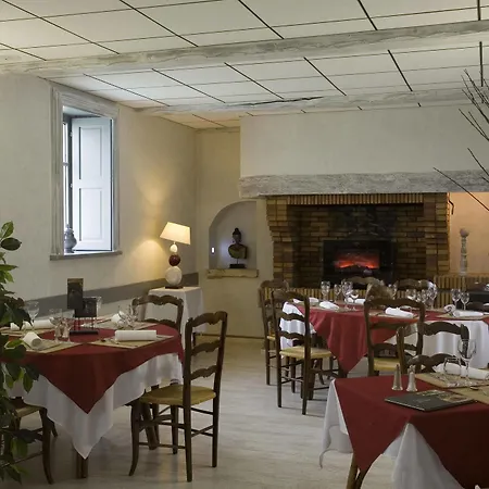 Logis Tante Yvonne & Son Restaurant Semi-gastronomique - Lyon Nord 3* Quincieux