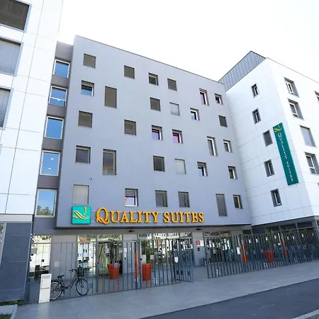 Q7 7 Lägenhetshotell 4*