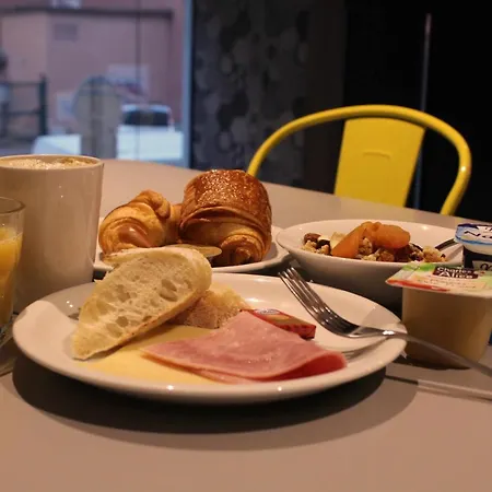 Staycity Rue Garibaldi Aparthotel 3*