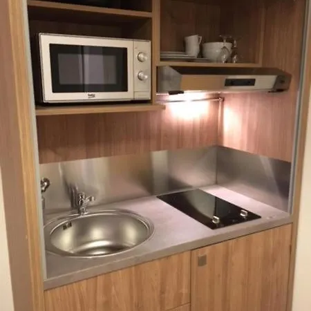 Les Annexes De L'hotel Tete D'or מלון ליון