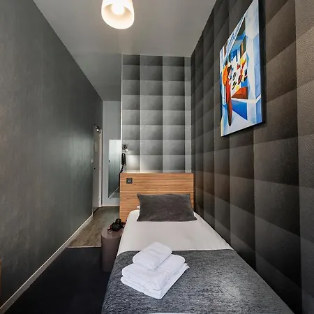 De Paris Hotel 3*
