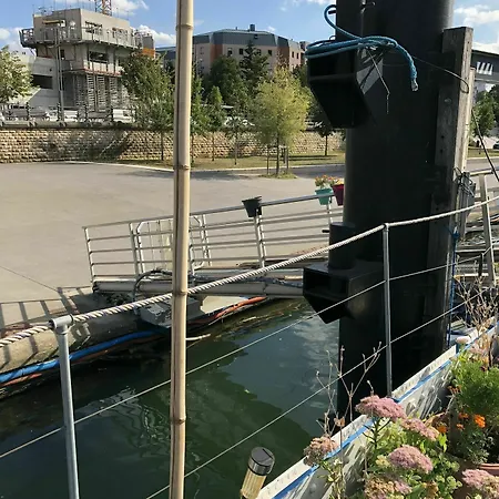 Отель L'oiseau Bleu Лион