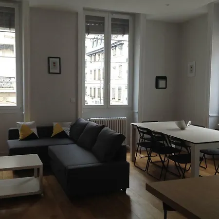 Charme Et Modernite Au Coeur De *