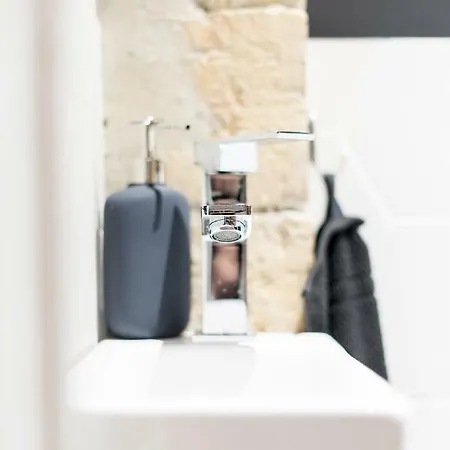 Doyenne Vieux Appartement *