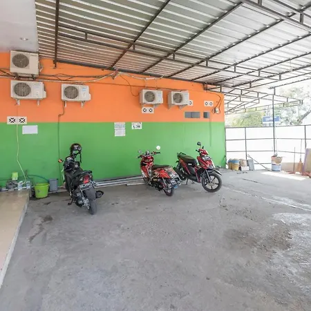Oyo 1691 Wisma Benhil Toddopuli Makassar