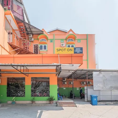 Oyo 1691 Wisma Benhil Toddopuli Hotel 2*