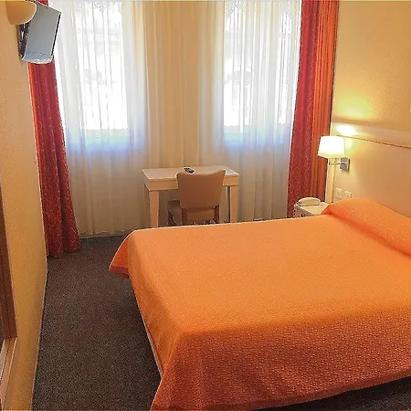 Hotell Elysee 2*