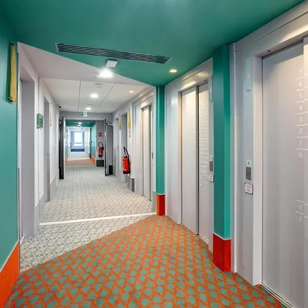 Meininger Centre Berthelot Hotell 2*