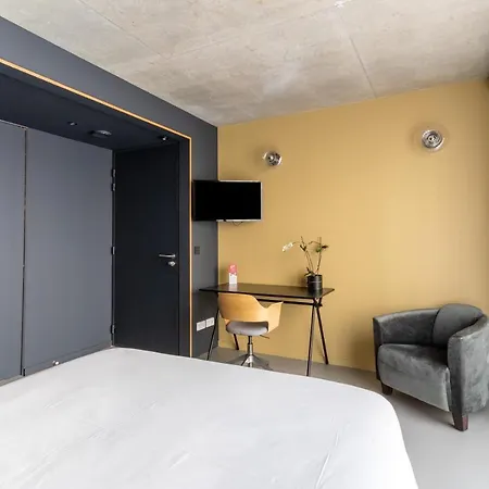 Les Loges Du Theatre Bed & Breakfast Lione