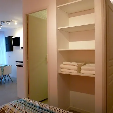 B&B 