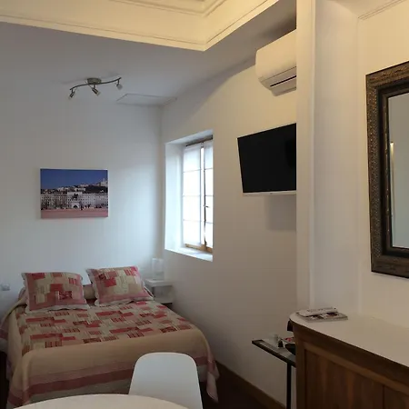 B&B 