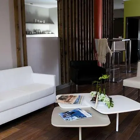 Adonis Dock Ouest Aparthotel 3*