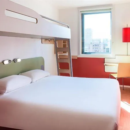 Hotel Ibis Budget Centre - Gare Part-dieu 4*