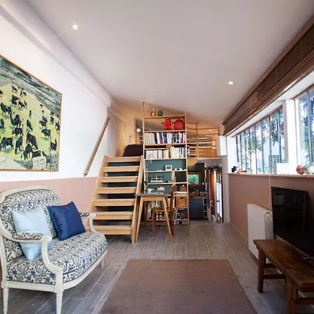 Lyonest D'hotes Bed & Breakfast *